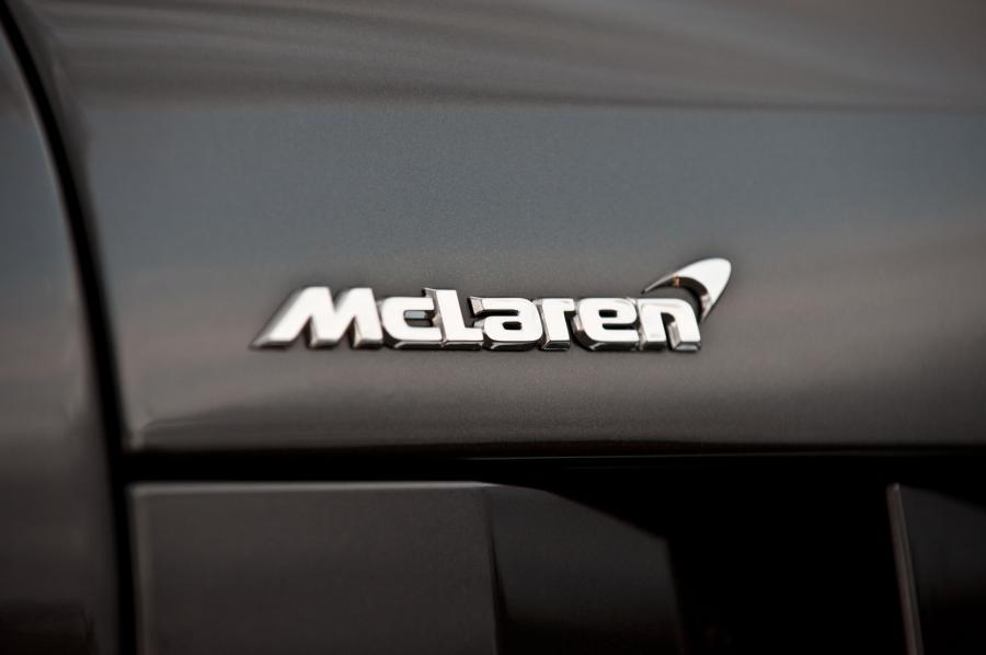  Mercedes-Benz SLR McLaren Black 2006 года  (фото 22 из 27)